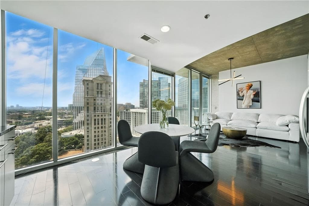 1 bedroom, 1 bathroom, 783 sq ft condominium for sale at 3324 Peachtree Road 1712, Atlanta, GA 30326 — photo 9