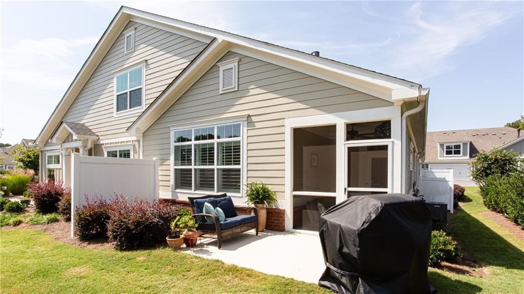 3 bedroom, 3 bathroom, 2,821 sq ft condominium for sale at 1601 Lexington Green Pines Pines, Cumming, GA 30040 — photo 2
