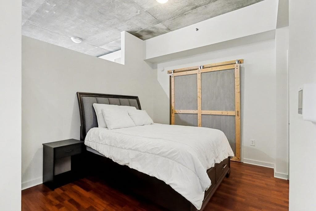 1 bedroom, 1 bathroom, 698 sq ft condominium for sale at 3324 Peachtree Road 1915, Atlanta, GA 30326 — photo 5