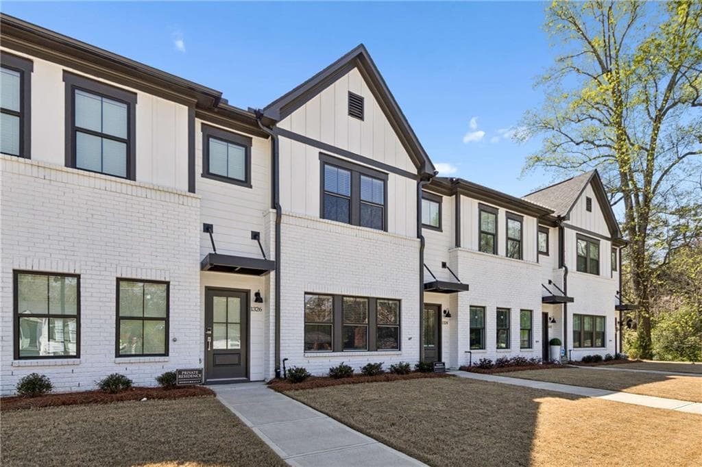 3 bedroom, 3 bathroom, 1,415 sq ft townhouse for rent at 1324 Parc Bench Road, Atlanta, GA 30316 for $2,650 a month — photo 2