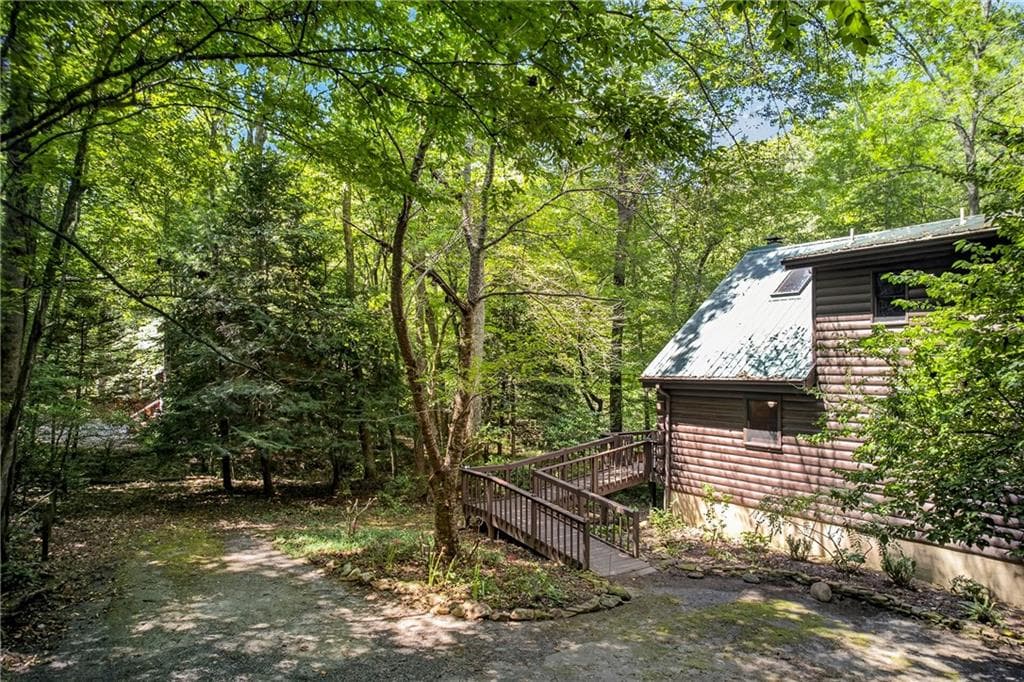 3 bedroom, 2 bathroom single family residence under contract at 48 Riverwood Trail, Ellijay, GA 30536 — photo 6