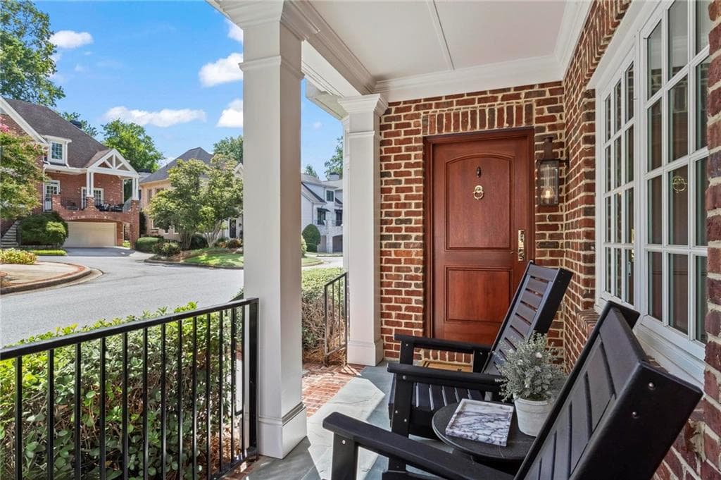 4 bedroom, 3 bathroom, 3,091 sq ft single family residence for sale at 1138 Fairway Gardens, Brookhaven, GA 30319 — photo 4
