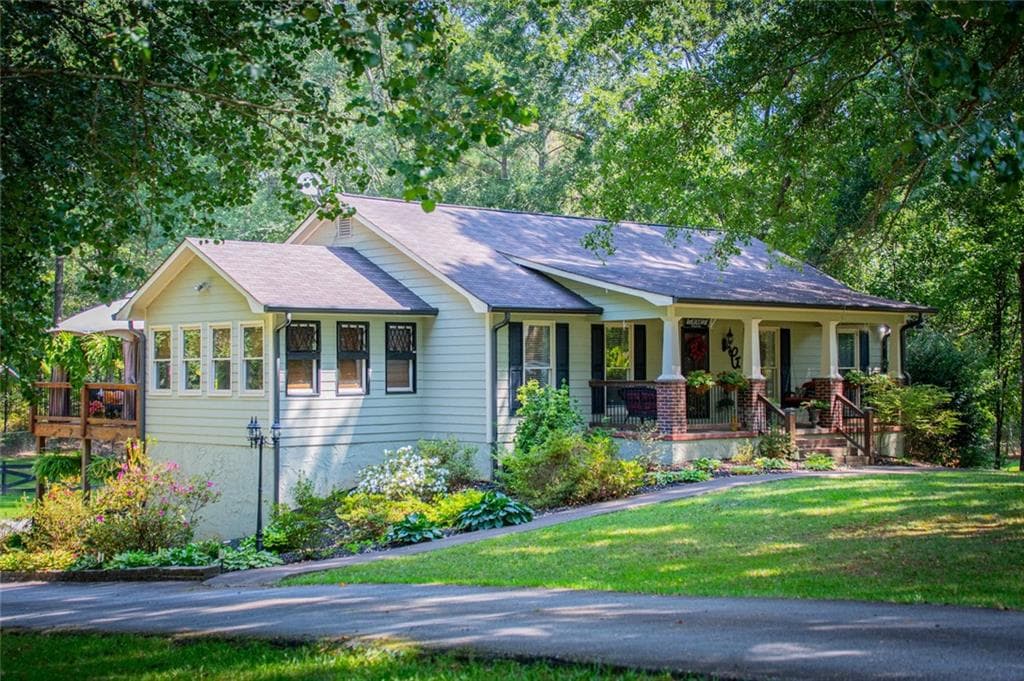 3 bedroom, 2 bathroom, 3,998 sq ft single family residence for sale at 60 Dale Street, Temple, GA 30179