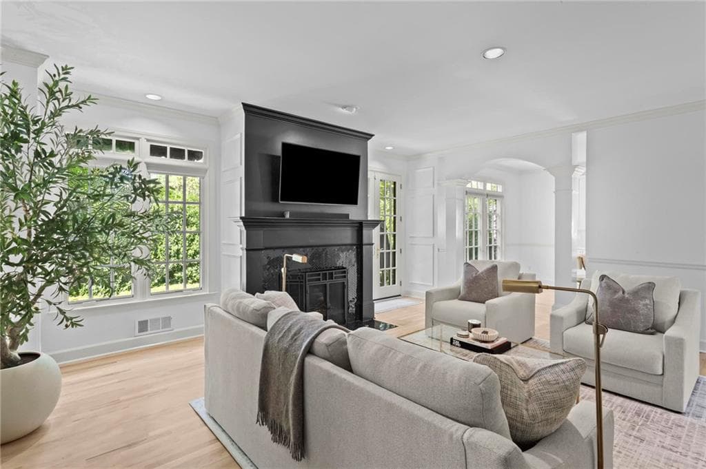 4 bedroom, 3 bathroom, 3,091 sq ft single family residence for sale at 1138 Fairway Gardens, Brookhaven, GA 30319 — photo 10