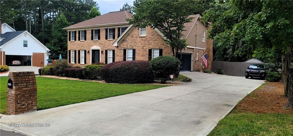 6 bedroom, 3 bathroom, 3,165 sq ft single family residence for rent at 2140 Dunwoody Glen, Atlanta, GA 30338 for $5,100 a month — photo 1 of 1