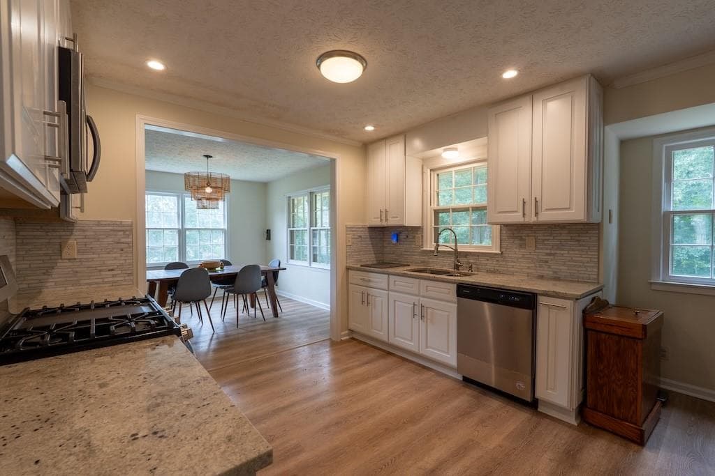 4 bedroom, 3 bathroom, 2,125 sq ft single family residence for sale at 539 Fond Du Lac Drive, Stone Mountain, GA 30088 — photo 3