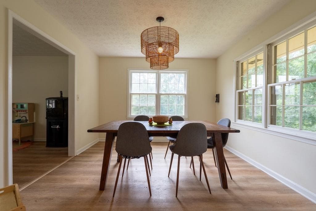 4 bedroom, 3 bathroom, 2,125 sq ft single family residence for sale at 539 Fond Du Lac Drive, Stone Mountain, GA 30088 — photo 7
