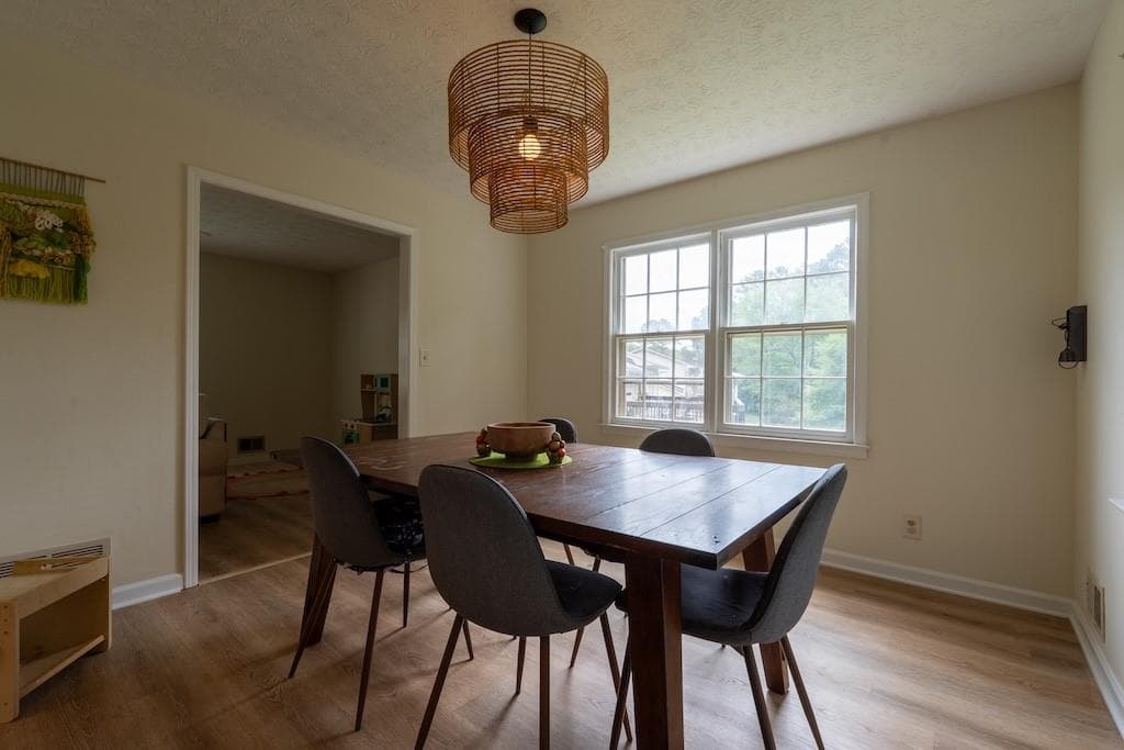 4 bedroom, 3 bathroom, 2,125 sq ft single family residence for sale at 539 Fond Du Lac Drive, Stone Mountain, GA 30088 — photo 8