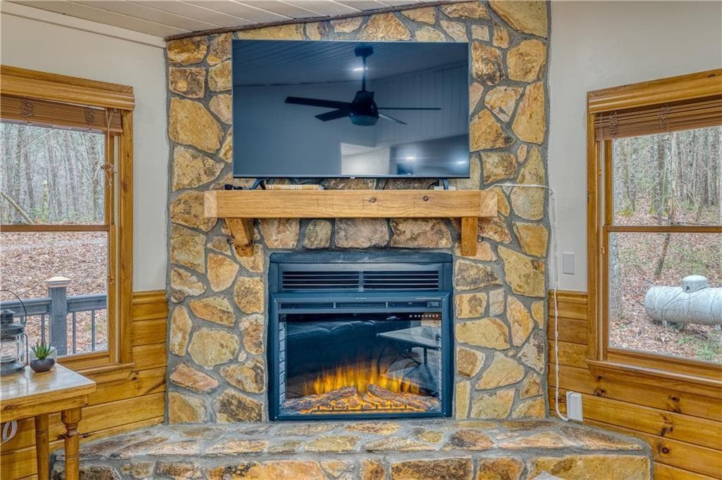 4 bedroom, 3 bathroom, 2,288 sq ft single family residence for sale at 357 Mystic Lane, Blue Ridge, GA 30513 — photo 5