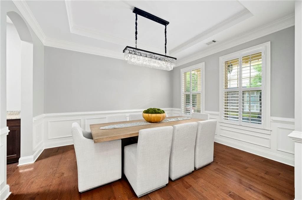 6 bedroom, 5 bathroom, 5,940 sq ft single family residence for sale at 3560 Allee Elm Drive, Johns Creek, GA 30022 — photo 7