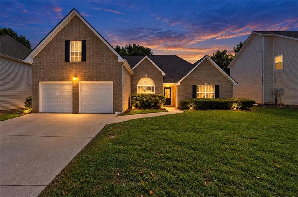 4 bedroom, 3 bathroom, 2,104 sq ft single family residence for sale at 1457 Shelnut Court, Hampton, GA 30228 — photo 2
