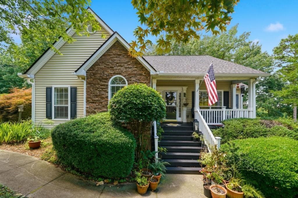 4 bedroom, 3 bathroom, 2,912 sq ft single family residence for sale at 2085 Habersham Marina Road, Cumming, GA 30041 — photo 2