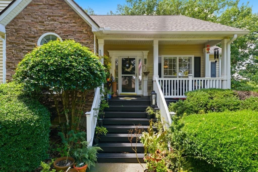4 bedroom, 3 bathroom, 2,912 sq ft single family residence for sale at 2085 Habersham Marina Road, Cumming, GA 30041 — photo 10