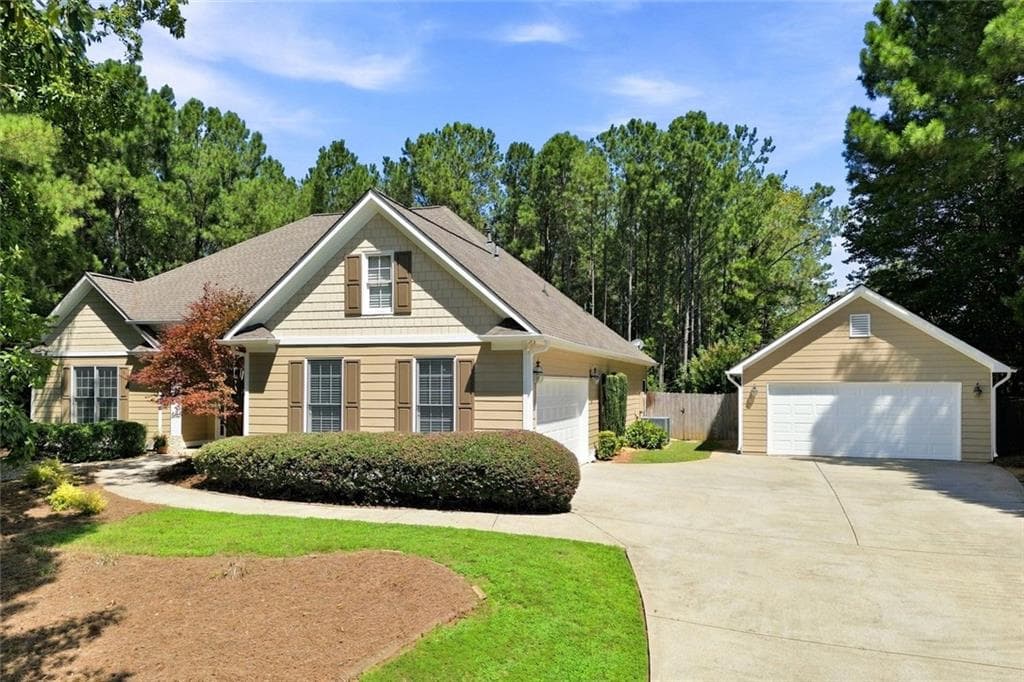 3 bedroom, 3 bathroom, 2,692 sq ft single family residence under contract at 128 Copper Hills Drive, Canton, GA 30114