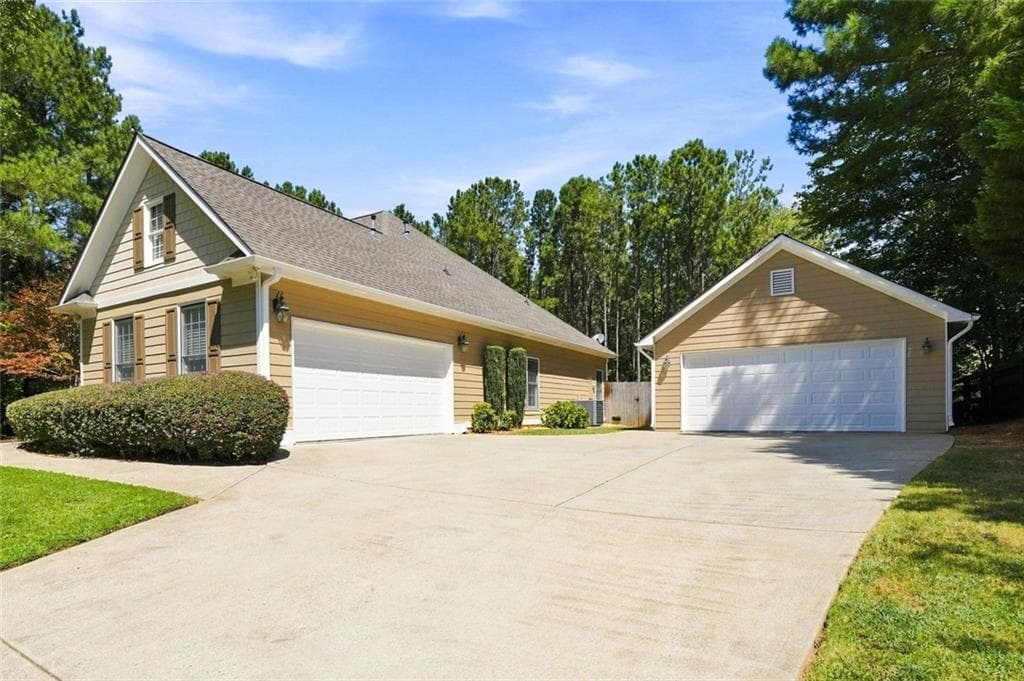 3 bedroom, 3 bathroom, 2,692 sq ft single family residence under contract at 128 Copper Hills Drive, Canton, GA 30114 — photo 6