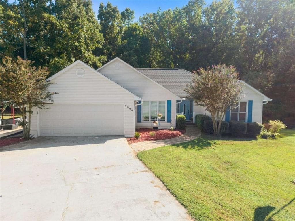 3 bedroom, 2 bathroom, 1,828 sq ft single family residence for sale at 3309 Jean Marie Lane, Gainesville, GA 30506