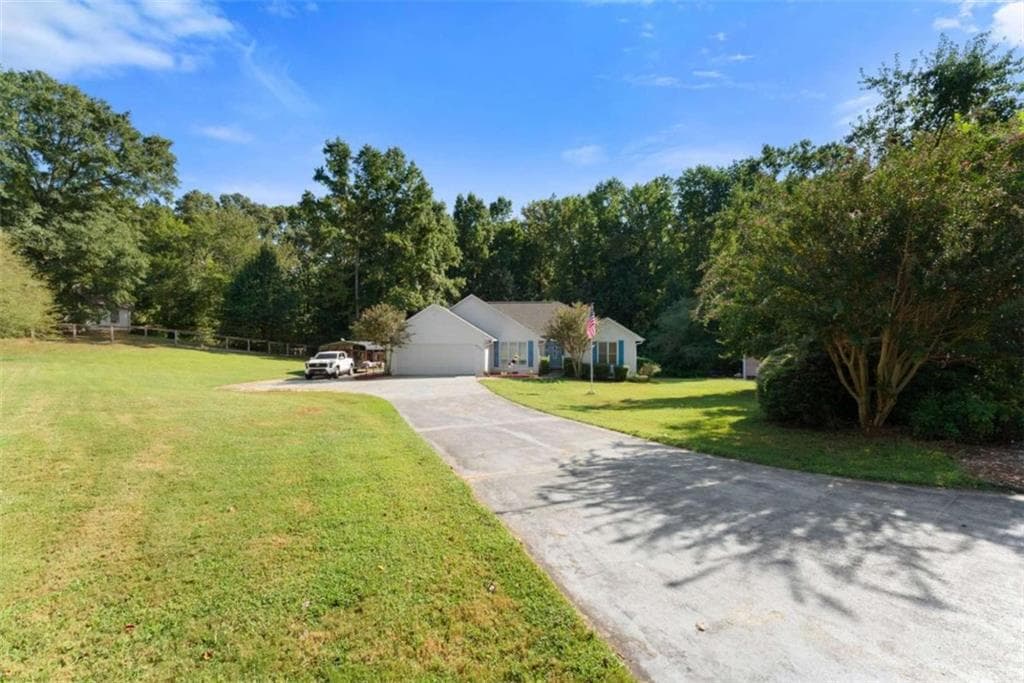 3 bedroom, 2 bathroom, 1,828 sq ft single family residence for sale at 3309 Jean Marie Lane, Gainesville, GA 30506 — photo 4