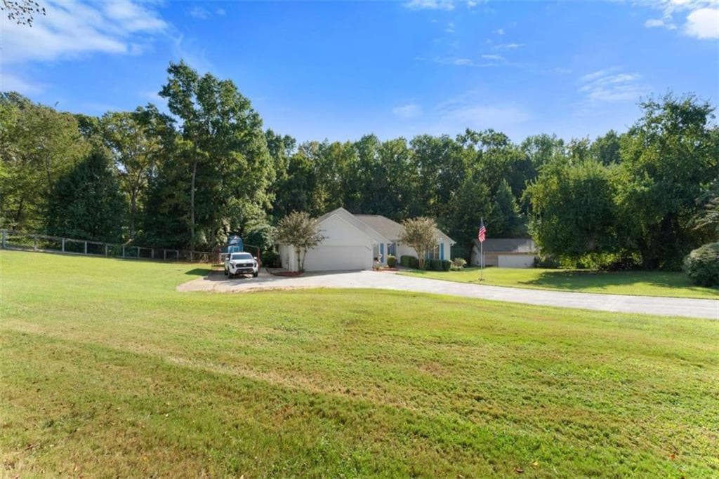 3 bedroom, 2 bathroom, 1,828 sq ft single family residence for sale at 3309 Jean Marie Lane, Gainesville, GA 30506 — photo 7