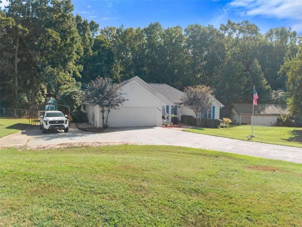 3 bedroom, 2 bathroom, 1,828 sq ft single family residence for sale at 3309 Jean Marie Lane, Gainesville, GA 30506 — photo 8