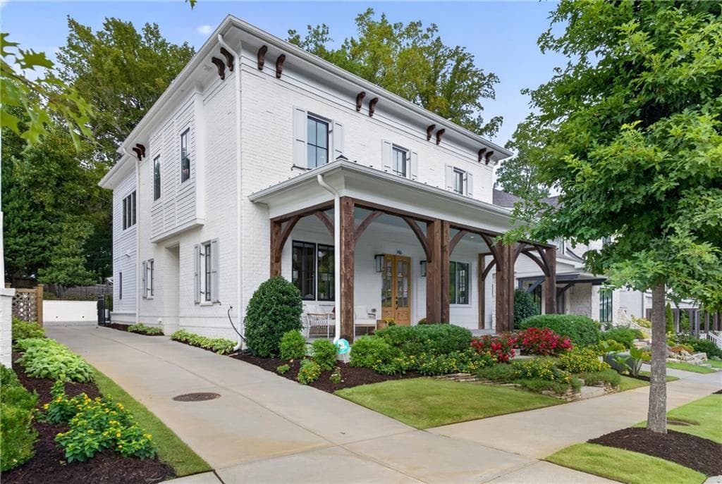 4 bedroom, 4 bathroom, 3,978 sq ft single family residence under contract at 146 Weyhill Court, Alpharetta, GA 30009 — photo 2