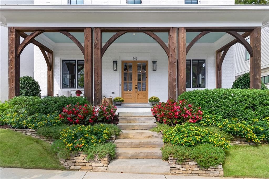 4 bedroom, 4 bathroom, 3,978 sq ft single family residence under contract at 146 Weyhill Court, Alpharetta, GA 30009 — photo 4