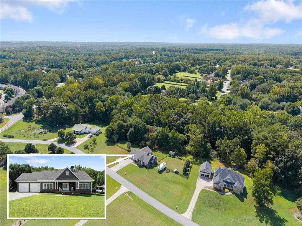 5 bedroom, 4 bathroom, 4,600 sq ft single family residence for sale at 4465 Carters Creek Lane, Cumming, GA 30040 — photo 4