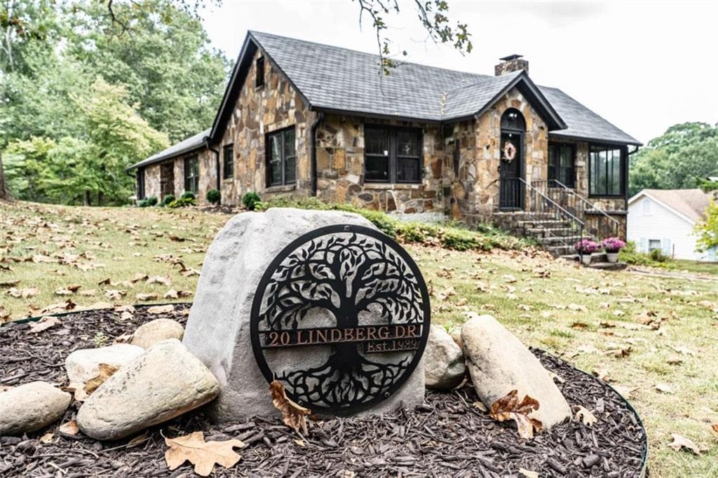 3 bedroom, 2 bathroom, 5,204 sq ft single family residence for sale at 20 Lindberg Drive, Rome, GA 30161 — photo 3