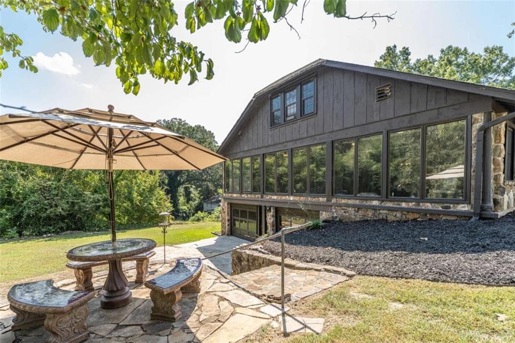 3 bedroom, 2 bathroom, 5,204 sq ft single family residence for sale at 20 Lindberg Drive, Rome, GA 30161 — photo 6