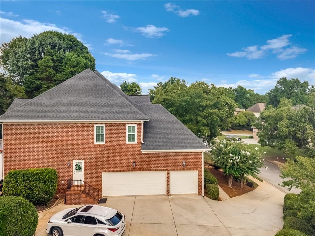 6 bedroom, 6 bathroom, 6,389 sq ft single family residence for sale at 2744 Fairway Knoll Court, Dacula, GA 30019 — photo 6