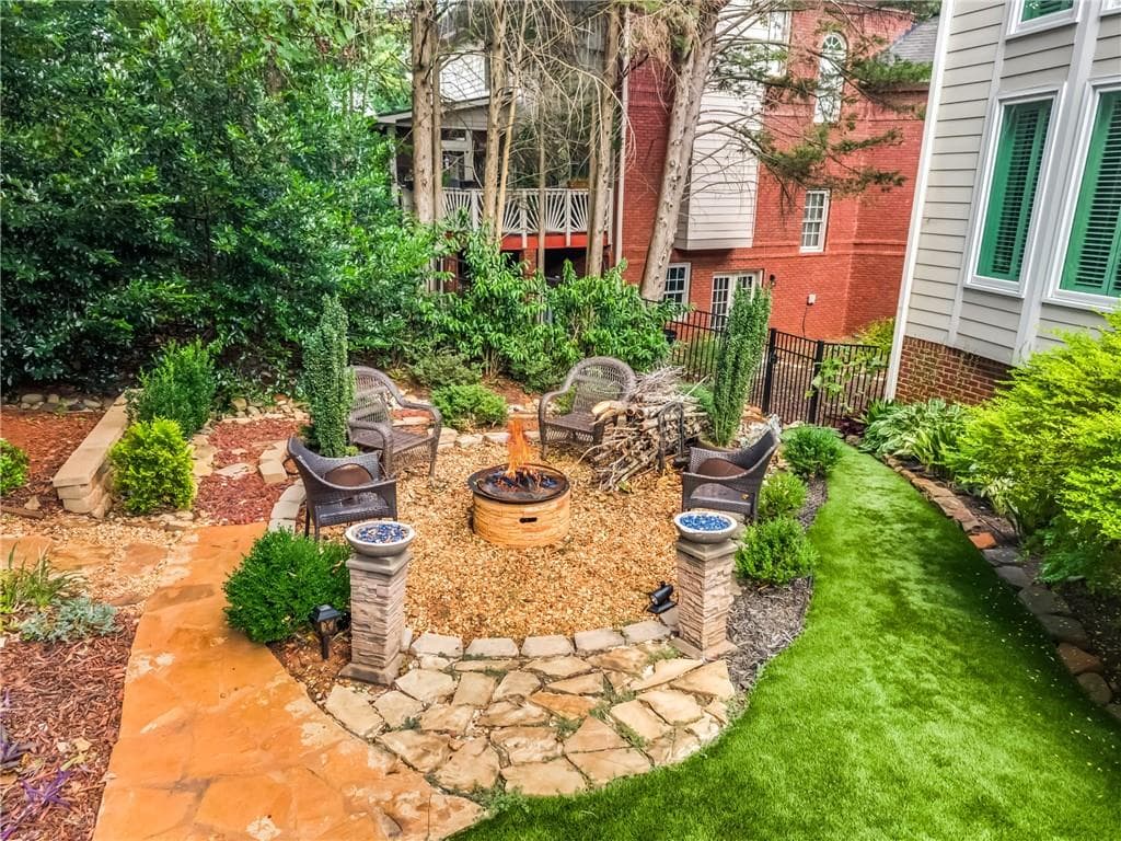 6 bedroom, 6 bathroom, 6,389 sq ft single family residence for sale at 2744 Fairway Knoll Court, Dacula, GA 30019 — photo 8