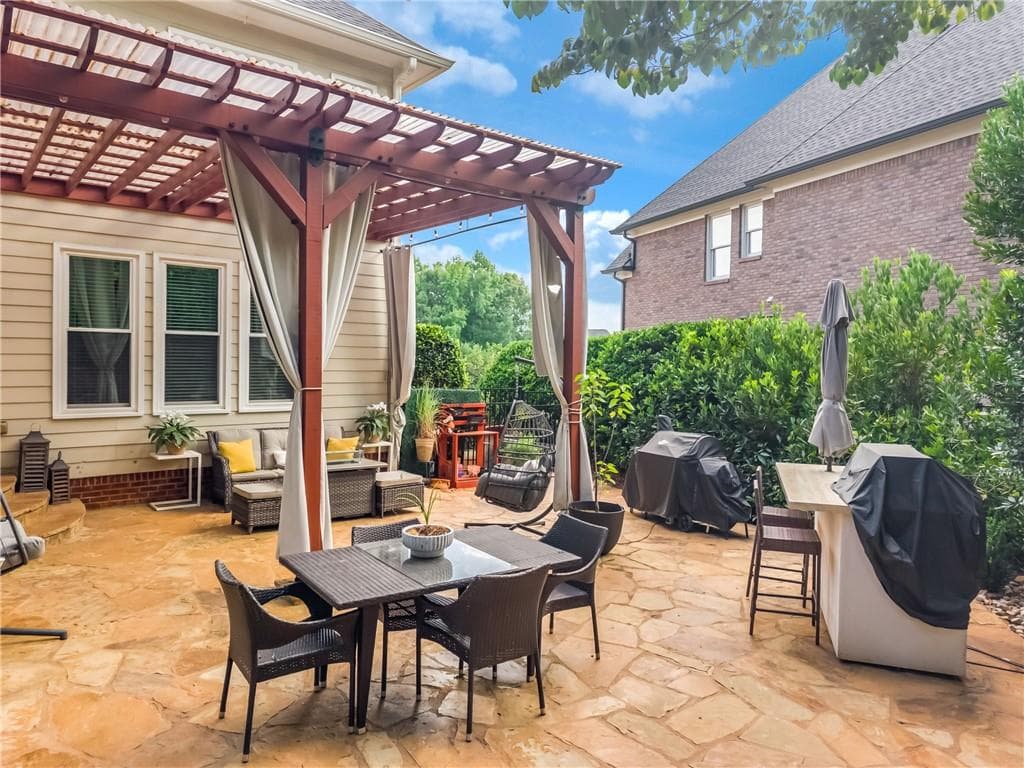 6 bedroom, 6 bathroom, 6,389 sq ft single family residence for sale at 2744 Fairway Knoll Court, Dacula, GA 30019 — photo 9