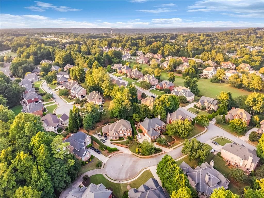 6 bedroom, 6 bathroom, 6,389 sq ft single family residence for sale at 2744 Fairway Knoll Court, Dacula, GA 30019 — photo 10