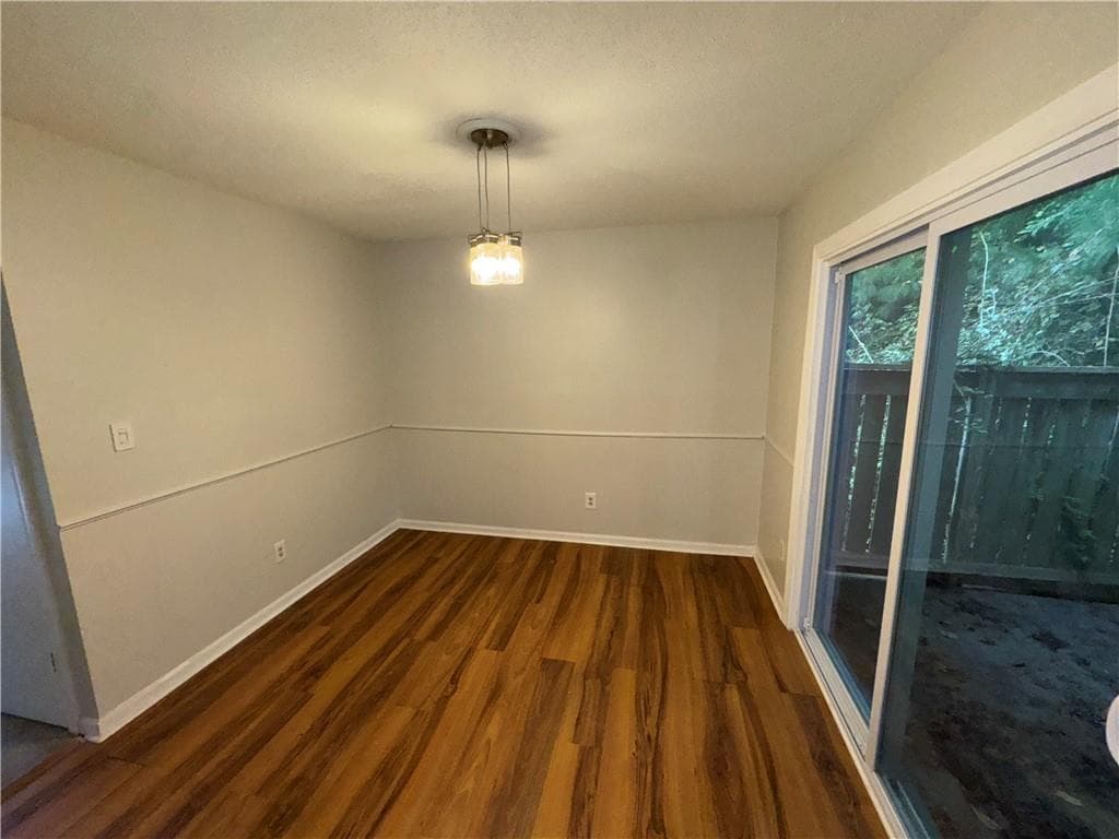 other under contract at 1421 Stone Mill Trace, Stone Mountain, GA 30083 — photo 2