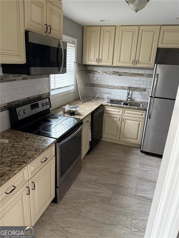 2 bedroom, 3 bathroom, 1,392 sq ft townhouse for sale at 330 Winding River Drive G, Sandy Springs, GA 30350 — photo 10