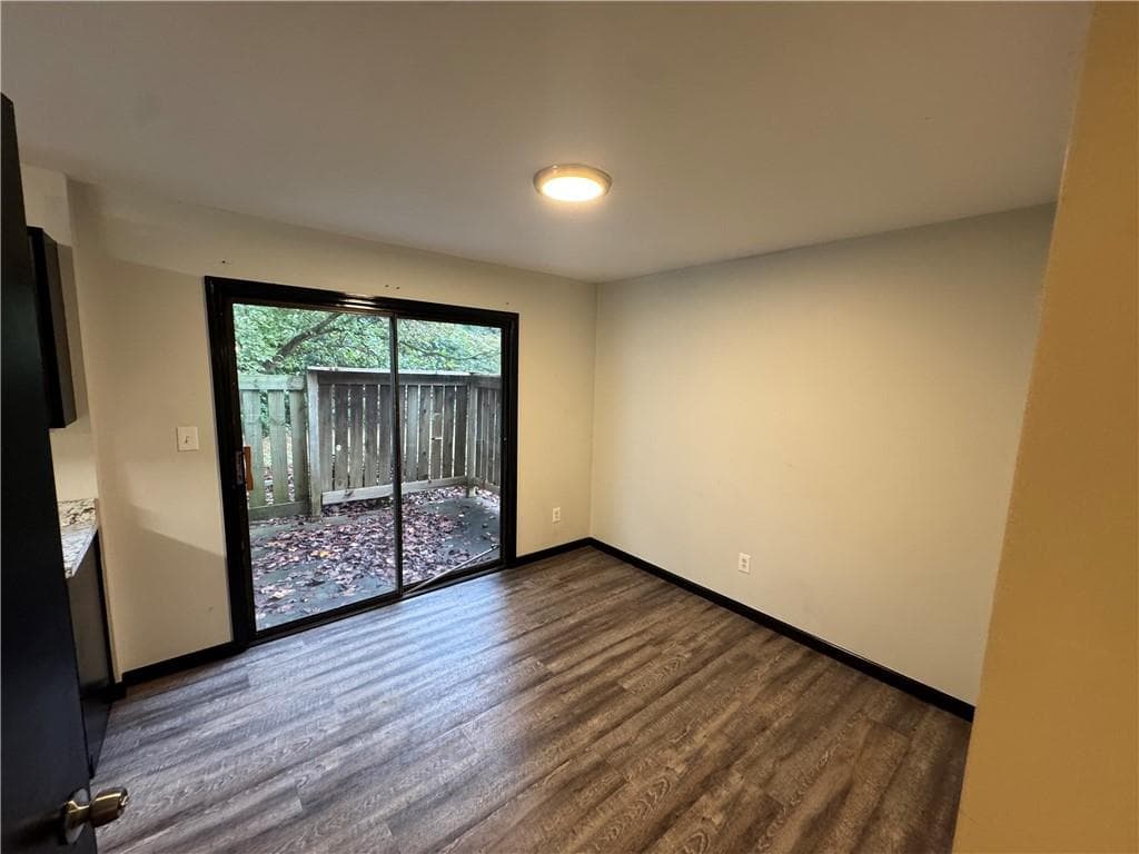 other under contract at 1413 STONE MILL Trace, Stone Mountain, GA 30083 — photo 4