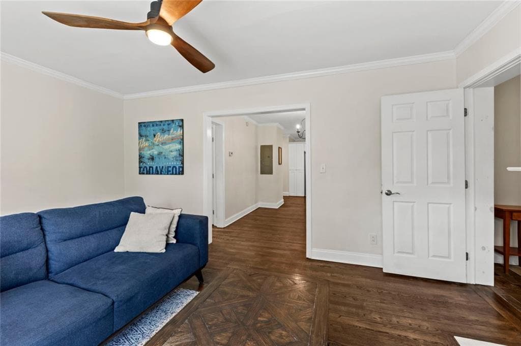 4 bedroom, 2 bathroom, 1,821 sq ft single family residence for sale at 1619 Sylvan Road, Atlanta, GA 30310 — photo 2