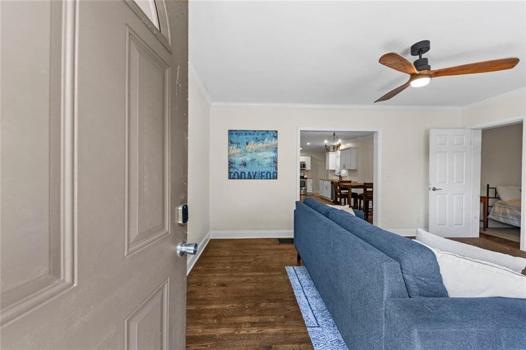 4 bedroom, 2 bathroom, 1,821 sq ft single family residence for sale at 1619 Sylvan Road, Atlanta, GA 30310 — photo 4