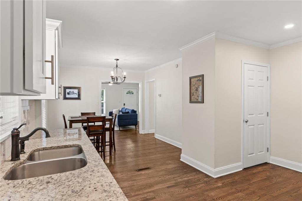 4 bedroom, 2 bathroom, 1,821 sq ft single family residence for sale at 1619 Sylvan Road, Atlanta, GA 30310 — photo 8