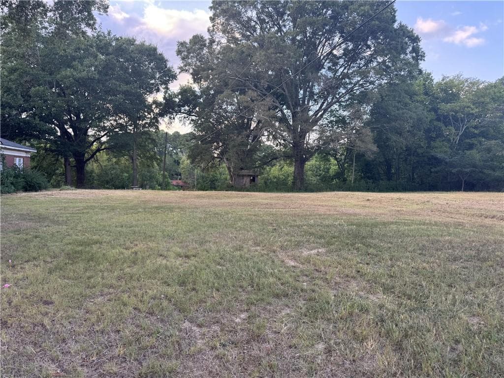 5 bedroom, 1 bathroom single family residence for sale at 523 Old Tennessee Highway, White, GA 30184