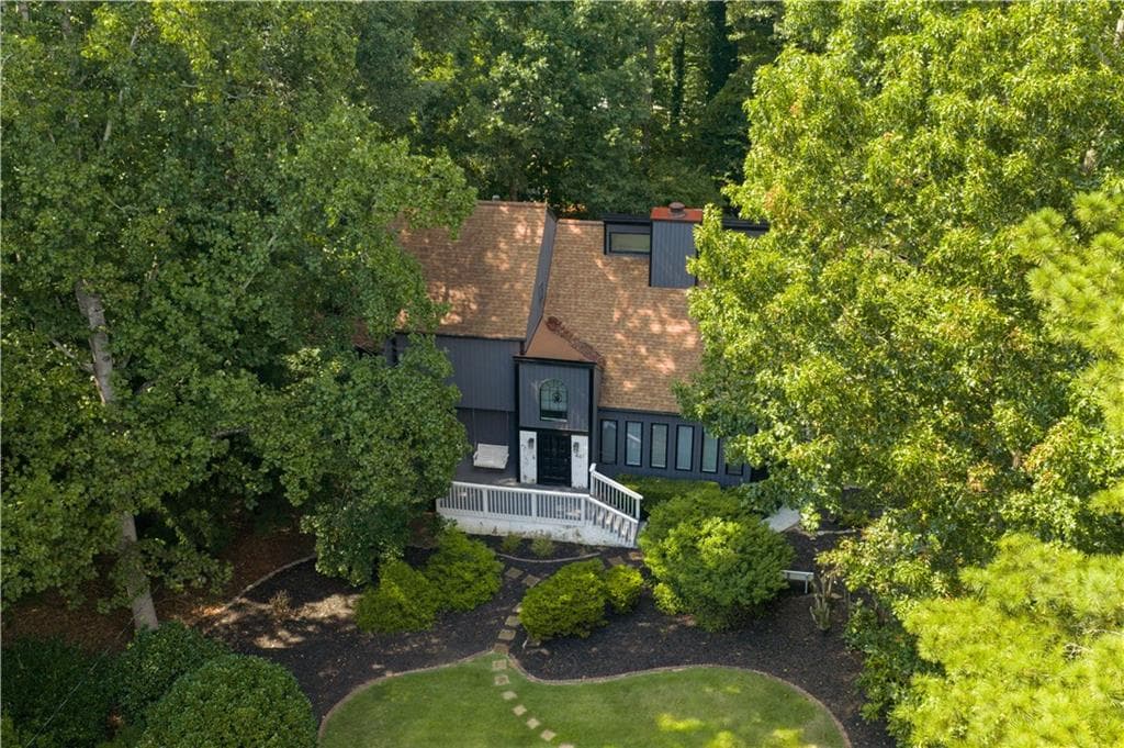 4 bedroom, 4 bathroom, 2,611 sq ft single family residence for sale at 461 Lakeshore Drive, Berkeley Lake, GA 30096 — photo 4