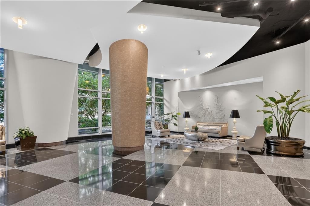 2 bedroom, 2 bathroom, 1,429 sq ft condominium for sale at 3338 Peachtree Road 601, Atlanta, GA 30326 — photo 5