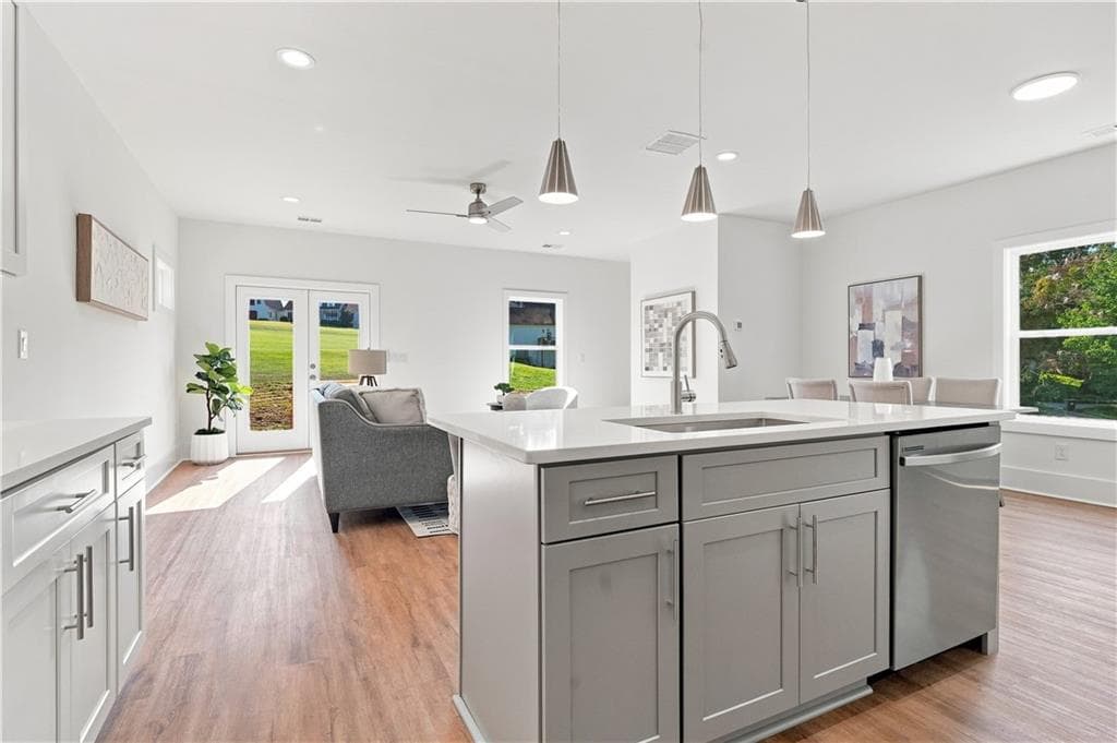 4 bedroom, 3 bathroom, 1,800 sq ft single family residence for sale at 30 Golden Autumn Drive, Dahlonega, GA 30533 — photo 7