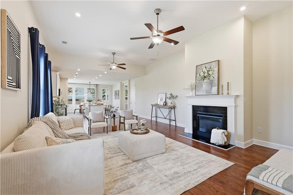 3 bedroom, 2 bathroom, 1,854 sq ft single family residence under contract at 196 Chatuge Drive, Hoschton, GA 30548 — photo 5