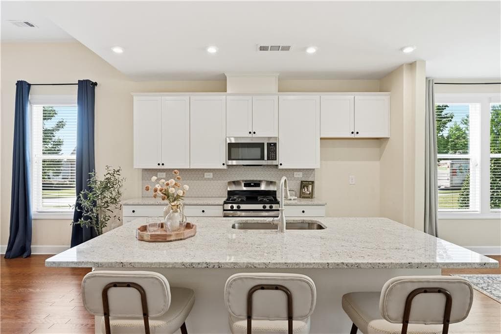 3 bedroom, 2 bathroom, 1,854 sq ft single family residence under contract at 196 Chatuge Drive, Hoschton, GA 30548 — photo 10