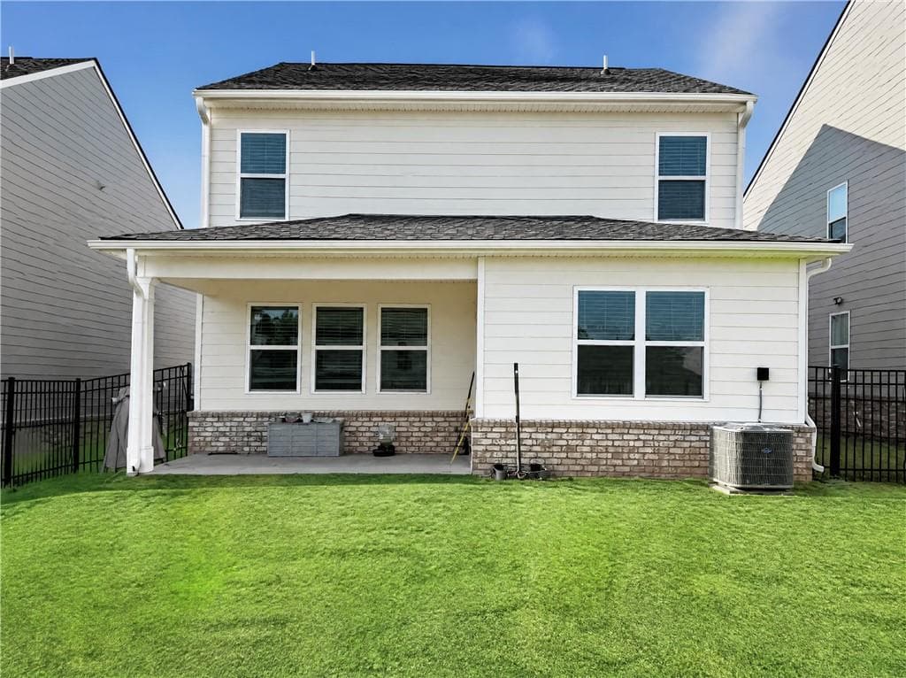 3 bedroom, 3 bathroom, 1,767 sq ft single family residence for sale at 457 Shasta Court, Hoschton, GA 30548 — photo 2