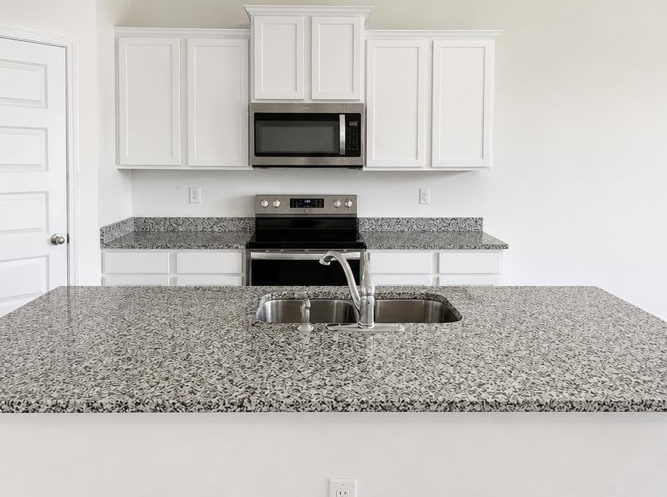 3 bedroom, 3 bathroom, 1,767 sq ft single family residence for sale at 457 Shasta Court, Hoschton, GA 30548 — photo 6