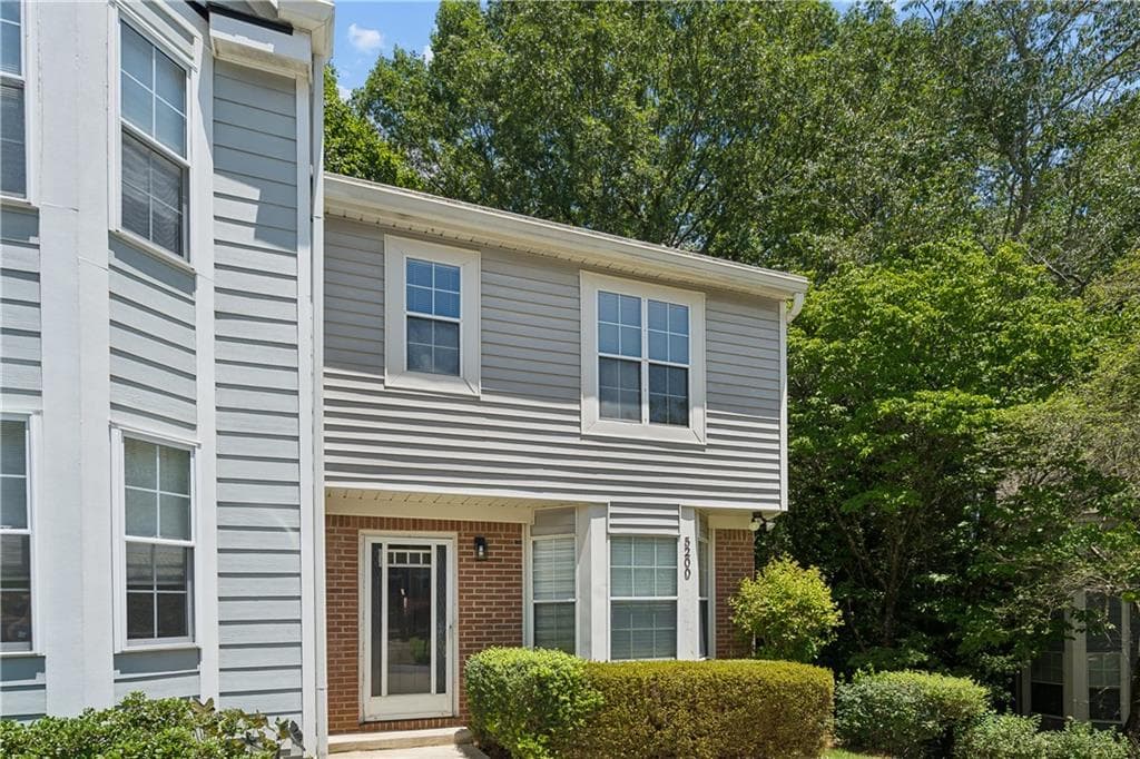 3 bedroom, 3 bathroom, 1,748 sq ft townhouse for rent at 5200 Laurel Bridge Drive, Smyrna, GA 30082 for $2,295 a month — photo 2