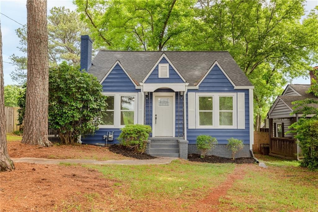 3 bedroom, 2 bathroom, 1,280 sq ft single family residence for sale at 1238 Trenton Street, Atlanta, GA 30316