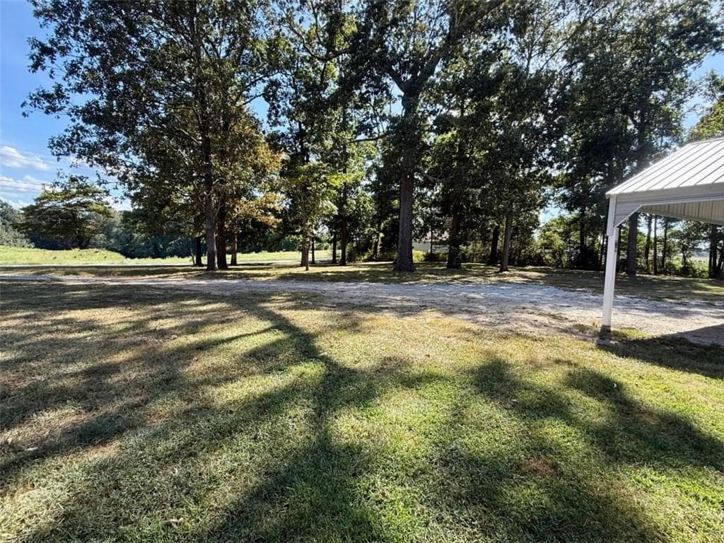 3 bedroom, 2 bathroom, 1,456 sq ft single family residence under contract at 1345 Farmers High Road, Carrollton, GA 30117 — photo 5