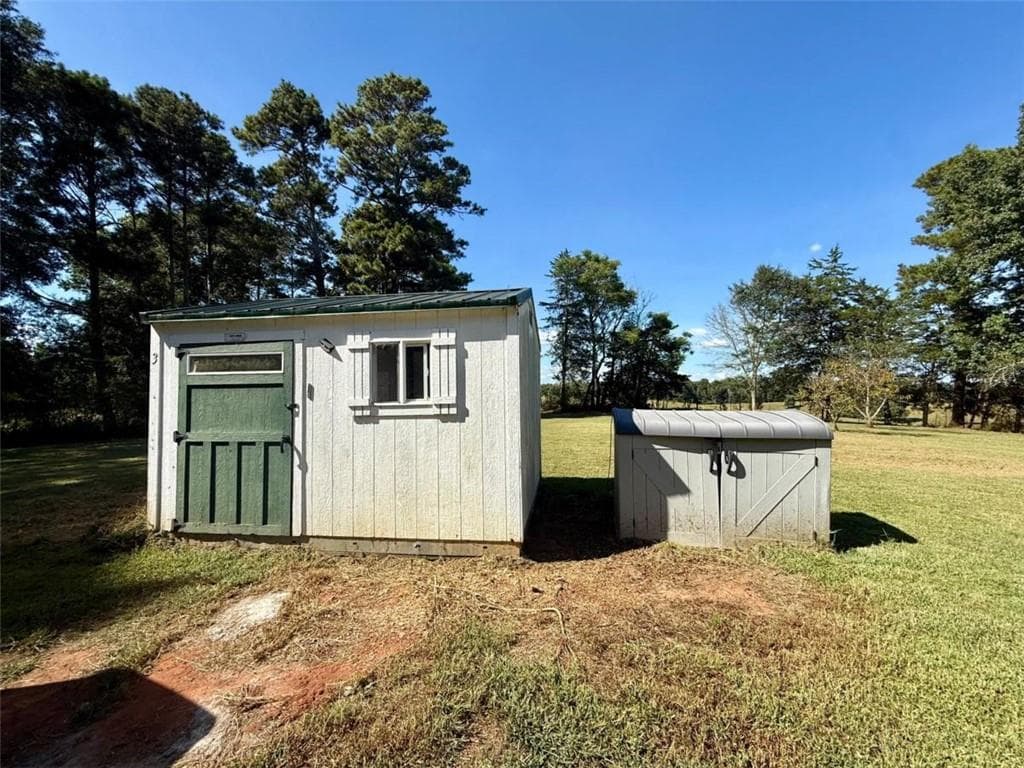 3 bedroom, 2 bathroom, 1,456 sq ft single family residence under contract at 1345 Farmers High Road, Carrollton, GA 30117 — photo 8